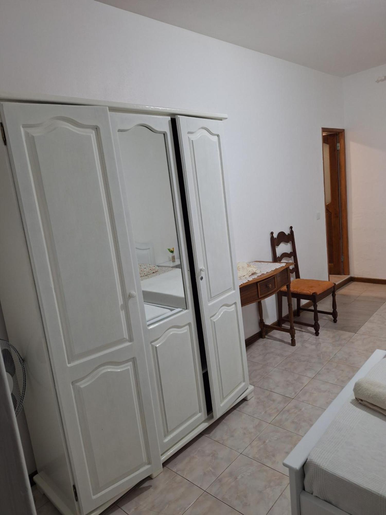 Отель Residencial Vitoria Понта-ду-Сол Экстерьер фото
